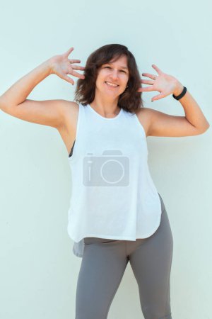 Foto de Instructor de fitness sobre fondo blanco - Imagen libre de derechos