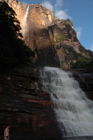 Salto Angel, Auyantepuy. Der höchste Wasserfall mit einem einzigen Sprung von 973 Metern