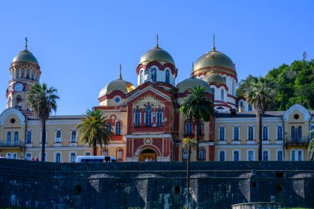 Nouvel Athos, Abkhazie, Géorgie - 04 juillet 2022 : Nouvel Athos Monastère Simon-Kananite au soleil.