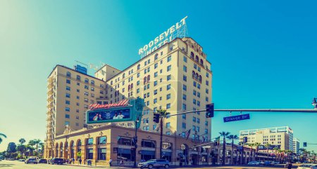 Foto de LOS ÁNGELES, CALIFORNIA - 2 DE NOVIEMBRE DE 2016: Roosevelt Hotel en Hollywood boulevard - Imagen libre de derechos