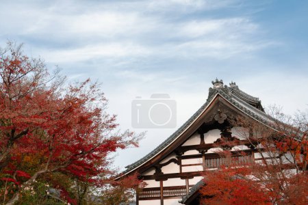Téléchargez les photos : Temple Kodaiji et érable d'automne à Kyoto, Japon - en image libre de droit