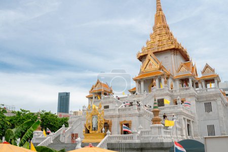 Photo for Bangkok, Thailand - July 1, 2023 : Chinatown Temple of the Golden Buddha, Wat Traimit - Royalty Free Image
