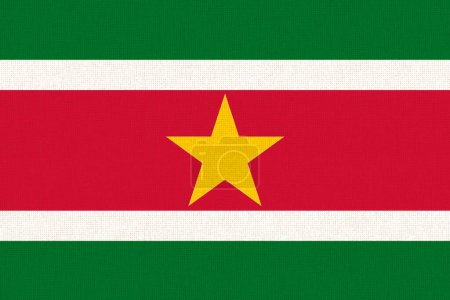 Flagge Surinams. Surinamesische Flagge auf Stoffoberfläche. Textur. Nationales Symbol. Republik Suriname. Surinamesische Nationalflagge