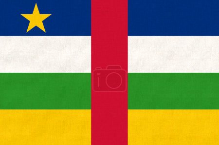 Drapeau de la République centrafricaine. Drapeau République centrafricaine sur la surface du tissu. Texture du tissu. Symbole national de la République centrafricaine sur fond de motifs. République africaine