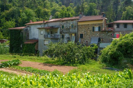 Foto de Valpromaro, pueblo rural cerca de Camaiore, en la provincia de Lucca, Toscana, Italia - Imagen libre de derechos