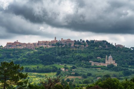 Téléchargez les photos : Paysage rural en Toscane près de Montepulciano, province de Sienne, Toscane, Italie - en image libre de droit
