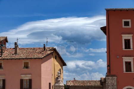 Foto de Leonessa, ciudad histórica en la provincia de Rieti, Lacio, Italia - Imagen libre de derechos