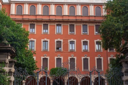 Téléchargez les photos : Palais historique via Carducci à Milan, Lombardie, Italie - en image libre de droit