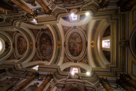 Téléchargez les photos : Intérieur de Madonna del Ponte, cathédrale de Lanciano, province de Chieti, Abruzzes, Italie - en image libre de droit
