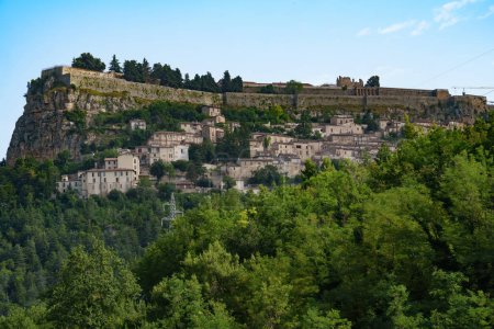 Blick auf Civitella del Tronto, in der Provinz Teramo, Abruzzen, Italien
