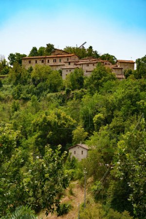 Village historique de Sant'Ilario près de Fiastra, dans la province de Macerata, Marches, Italie, en été