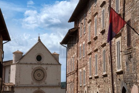 Assise, ville historique de la province de Pérouse, Ombrie, Italie : Eglise San Rufino
