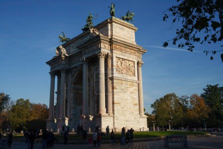 Téléchargez les photos : Arco della Pace, historic arch in Milan, Lombardy, Italy - en image libre de droit