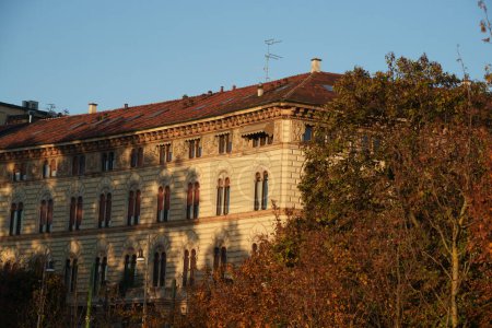 Historische Gebäude vor dem mittelalterlichen Castello Sforzesco, Schloss in Mailand, Lombardei, Italien
