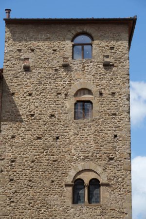 Téléchargez les photos : Bâtiments de Pistoia, ville historique de Toscane, Italie - en image libre de droit