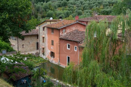 Foto de Serravalle Pistoiese, antiguo pueblo cerca de Pistoia y Montecatini, Toscana, Italia, en verano - Imagen libre de derechos