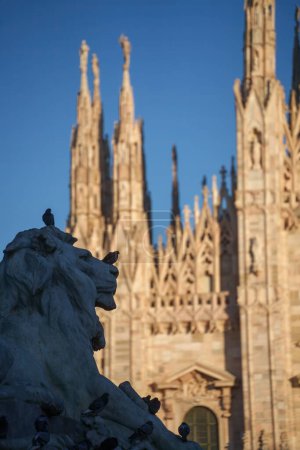 Téléchargez les photos : Piazza Duomo, place historique de Milan, Lombardie, Italie - en image libre de droit