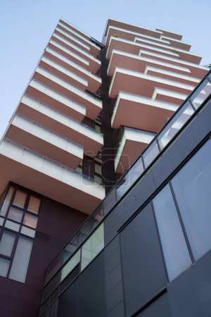 Téléchargez les photos : Modern buildings at Porta Nuova in Milan, Lombardy, Italy - en image libre de droit