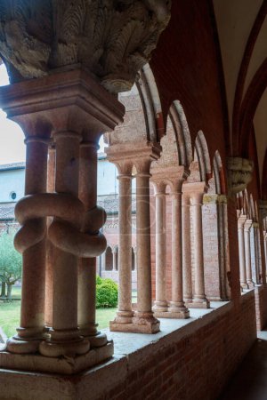 Mittelalterliche Abtei von Chiaravalle della Colomba in der Provinz Piacenza, Emilia-Romagna, Italien