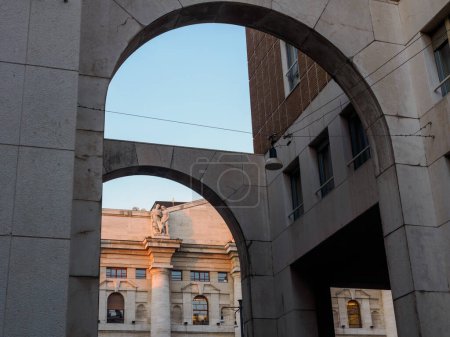 Außenansicht des Palazzo della Borsa in Mailand, Lombardei, Italien