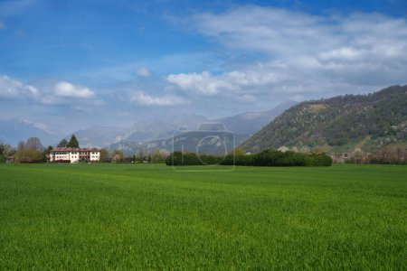Landschaft bei Imbersago, Provinz Lecco, Lombardei, Italien, im Frühling
