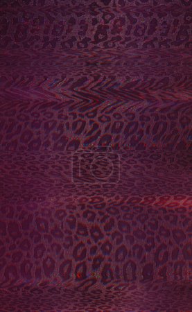 Maßstabsmuster. Digitale Panne. Lila rosa Farbe glänzend Fleck Welle Linie Signal Fehler Technologie Störung Verzerrung Leopardenmuster Grunge abstrakten Hintergrund.