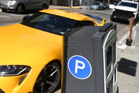 Téléchargez les photos : Panneau de stationnement sur la machine de paiement de stationnement à San Francisko, États-Unis - en image libre de droit