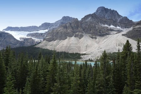 Foto de Paisaje de Canadá con lago y montañas. Parque Nacional Banff, Alberta, Canadá. - Imagen libre de derechos