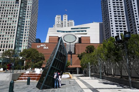 Téléchargez les photos : San Francisco, CA, USA - 27 juillet 2023 : Musée d'Art Moderne de San Francisco (SFMOMA)). - en image libre de droit