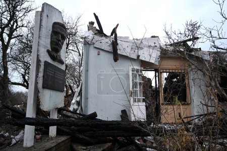 Téléchargez les photos : Lviv, Ukraine - 1er janvier 2024 : Bâtiment détruit Musée romain Tchoukevytch après une attaque de drone russe à Lviv. - en image libre de droit