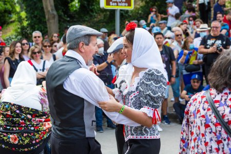 Madrid, Spain, 2022. The tradition of the choti is still alive in the Pradera de San Isidro in Madrid, where CouplesCelebrating Madrid's Spring Festival