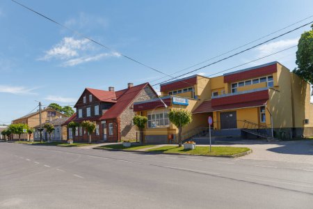 Foto de Pequeña vista de la calle. Lihula, Estonia - Imagen libre de derechos