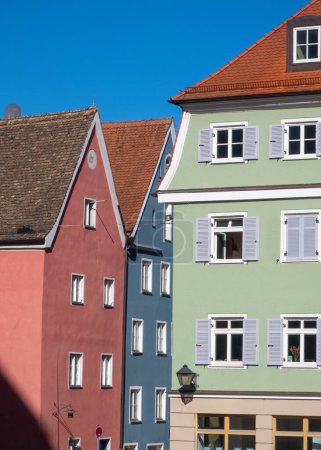 Foto de Casas coloridas en Landsberg, Baviera, Alemania. - Imagen libre de derechos