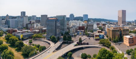 Photo for PORTLAND, OREGON - JULY 04, 2023: Panoramic view of Portland, Oregon skyline, 26th most populous city in USA. - Royalty Free Image