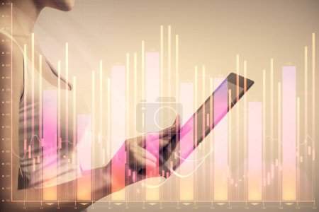 Foto de Doble exposición del holograma gráfico de divisas y la mujer sosteniendo y utilizando un dispositivo móvil. Concepto de mercado financiero. - Imagen libre de derechos