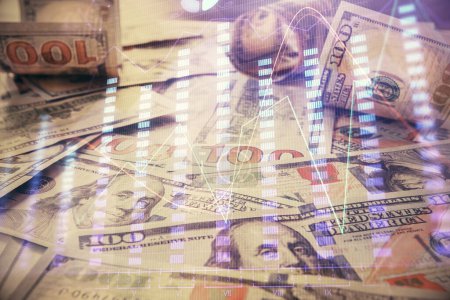 Foto de Multi exposición de gráfico de divisas dibujo sobre nosotros dólares fondo de la factura. Concepto de mercados de éxito financiero. - Imagen libre de derechos