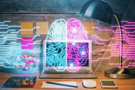 Téléchargez les photos : Double exposition de l'ordinateur de bureau et hologramme de dessin du cerveau humain. Concept Ai. - en image libre de droit