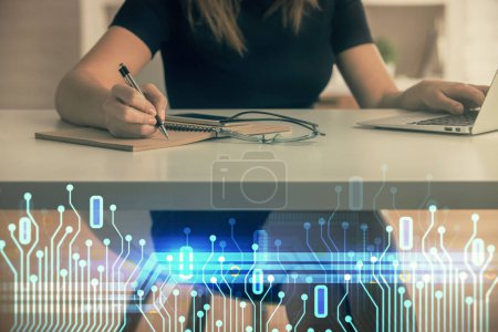 Foto de Multi exposición de las manos de la mujer que trabajan en el dibujo del holograma del tema de la computadora y de datos. Concepto técnico. - Imagen libre de derechos