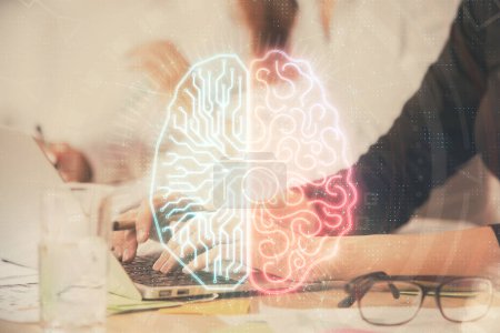 Téléchargez les photos : Exposition multiple des mains de la femme travaillant sur l'ordinateur et le dessin de l'hologramme du cerveau. Concept Ai. - en image libre de droit