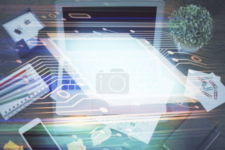 Téléchargez les photos : Double exposition de l'ordinateur portable et hologramme thème de la technologie. Concept de travail indépendant. - en image libre de droit