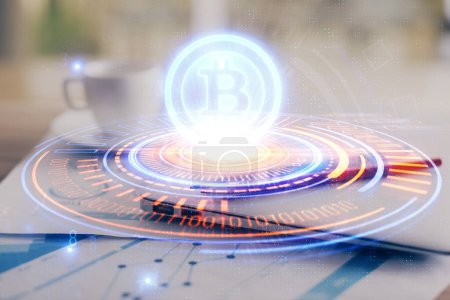 Téléchargez les photos : Double exposition de blockchain et crypto économie thème hologramme et table avec fond d'ordinateur. Concept de Bitcoin crypto-monnaie. - en image libre de droit