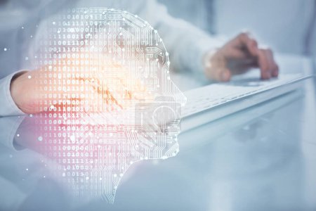 Téléchargez les photos : Homme avec fond d'ordinateur avec hologramme thème du cerveau. Concept de brainstorming. Double exposition. - en image libre de droit