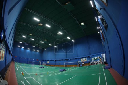 Téléchargez les photos : Intérieur d'un terrain de badminton - en image libre de droit