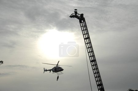 Téléchargez les photos : HELICOPTER 5 déc 2022 Hyderabad Inde - en image libre de droit
