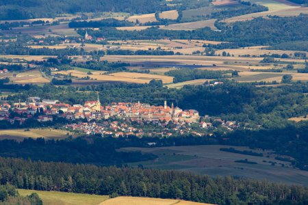 Blick auf Bystrzyca Klodzka City - Bystrzyckie Mountains - Sudetes Mountains - Polen