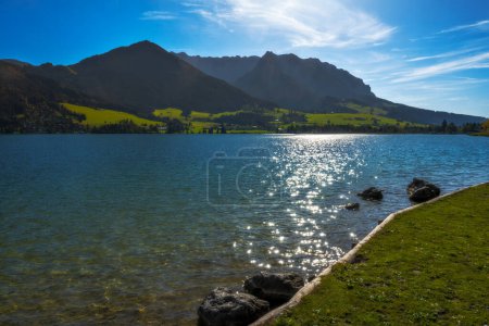Foto de El idílico lago Walchsee en Austria - Imagen libre de derechos