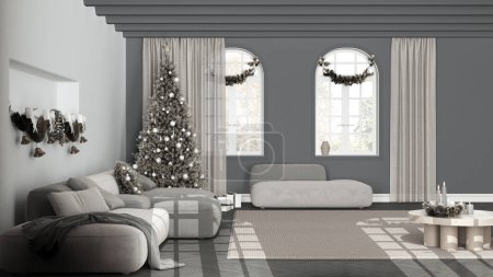 Téléchargez les photos : Minimal salon moderne dans des tons blancs et sombres avec parquet et plafond voûté, canapé en velours et tapis. Arbre de Noël et décors, hiver, nouvel an design d'intérieur - en image libre de droit