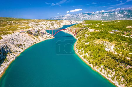 Téléchargez les photos : Ponts de Maslenica et Velebit vue aérienne de montagne, région de Dalmatie de la Croatie - en image libre de droit