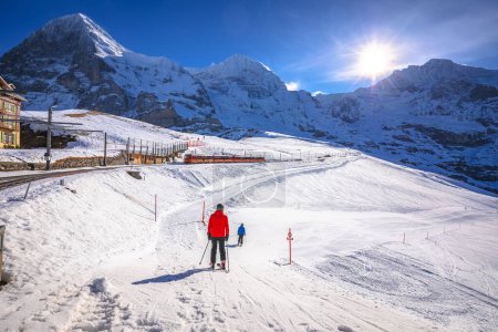 Domaine skiable de Kleine Scheidegg et chemin de fer alpin Eigergletscher à Jungrafujoch, région de l'Oberland bernois en Suisse