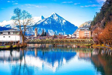 Ville pittoresque d'Interlaken et vue sur le paysage alpin, Oberland bernois région de Suisse
